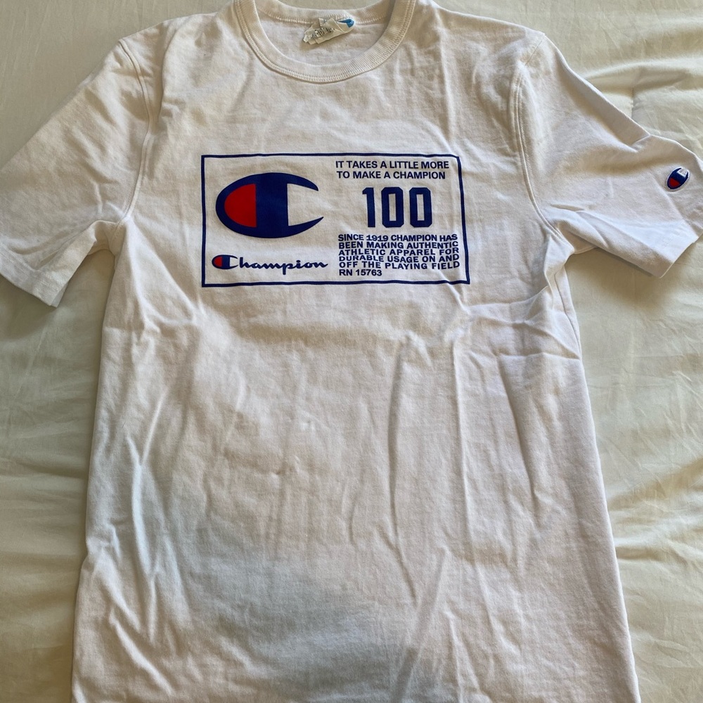 Champion t shirt no flaws